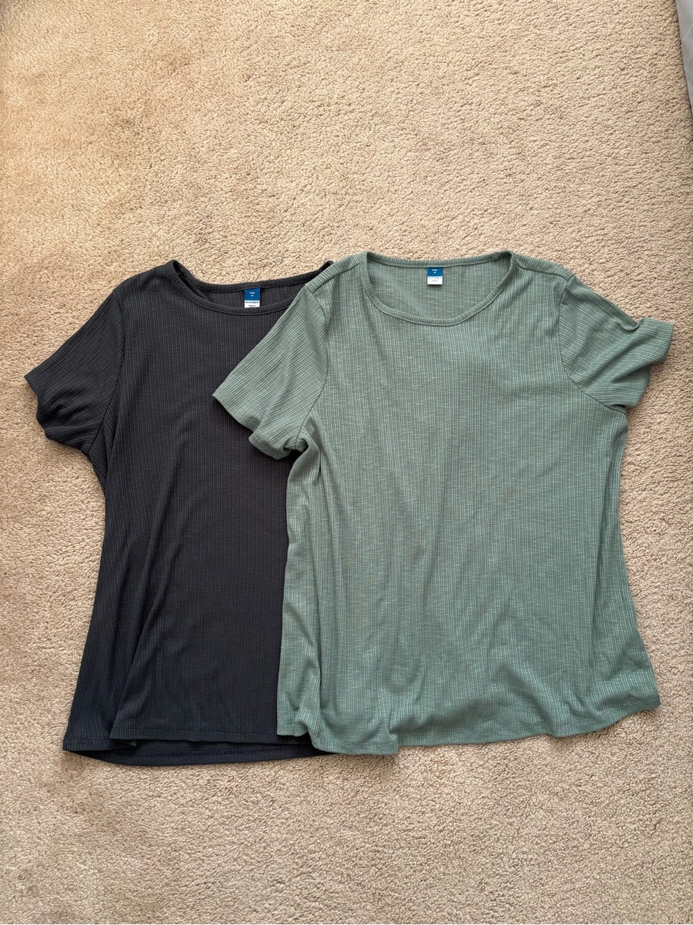 Old Navy Women’s Set of 2 Luxe Ribbed T-Shirts